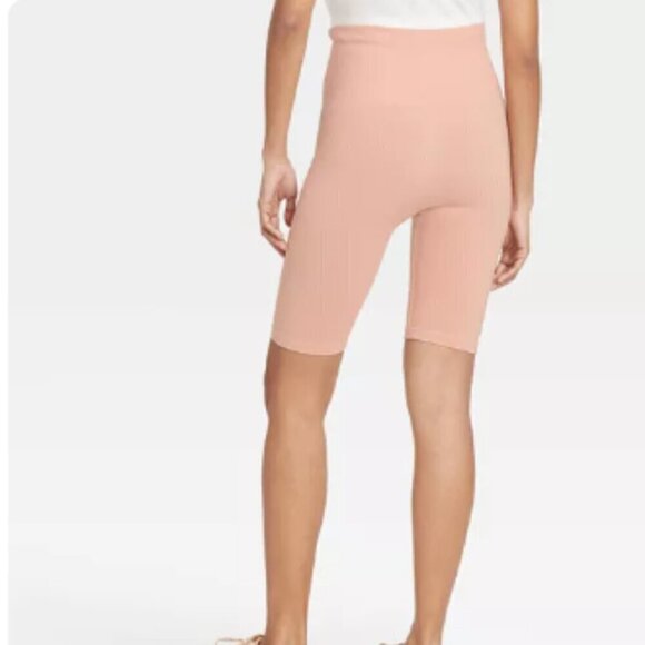 NWT Women's High-Waist Cotton Blend Seamless 7" Inseam Bike Shorts - A New Day - Picture 2 of 2